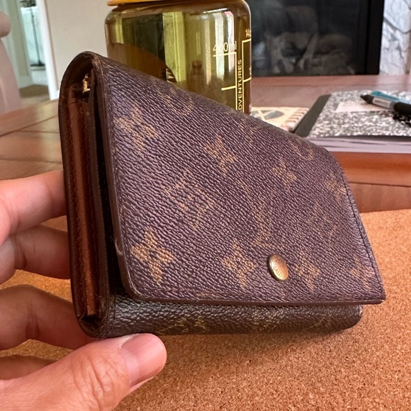 Louis Vuitton Monogram Porte-Monnaie Tresor Wallet - Picture 3 of 14